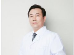 关于赵小忠医生你了解多少？来看医生实操面部祛斑果图吧