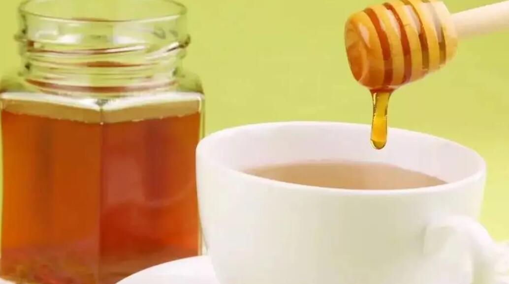 蜂蜜减肥的正确吃法你都知道吗？蜂蜜柠檬泡水、蜂蜜水果蔬菜沙拉果都不错！
